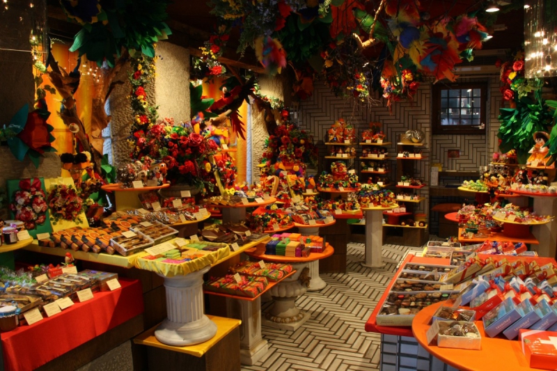 vente-LE CANNET-min_candy_store_chocolate_shop_chocolate_switzerland-393515